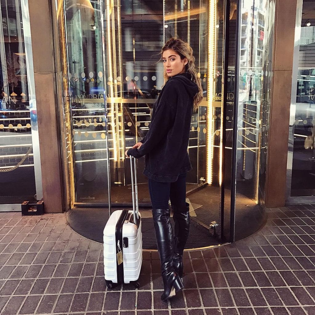 airport outfit ideas