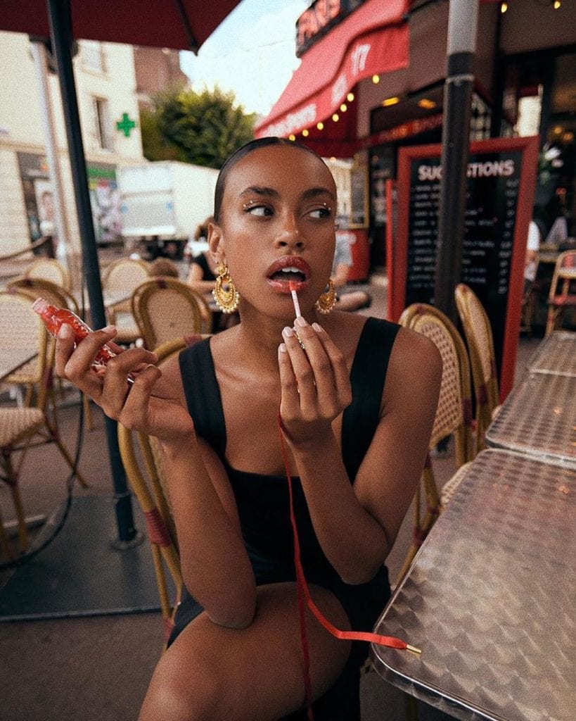 black french style blogger