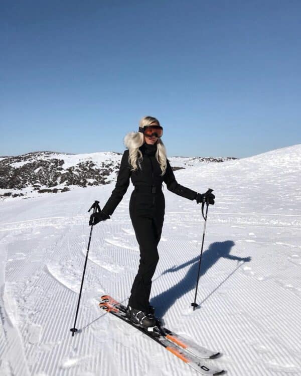 33 Cutest Ski Outfits To Look Stylish On The Slopes This Winter Hello Bombshell!