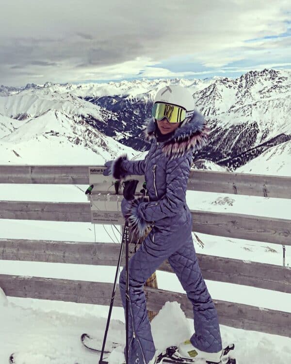 33 Cutest Ski Outfits To Look Stylish On The Slopes This Winter Hello 33-cutest-ski-outfits-to-look-stylish-on-the-slopes-this-winter-hello