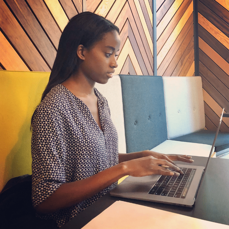 black woman blogger jenaae