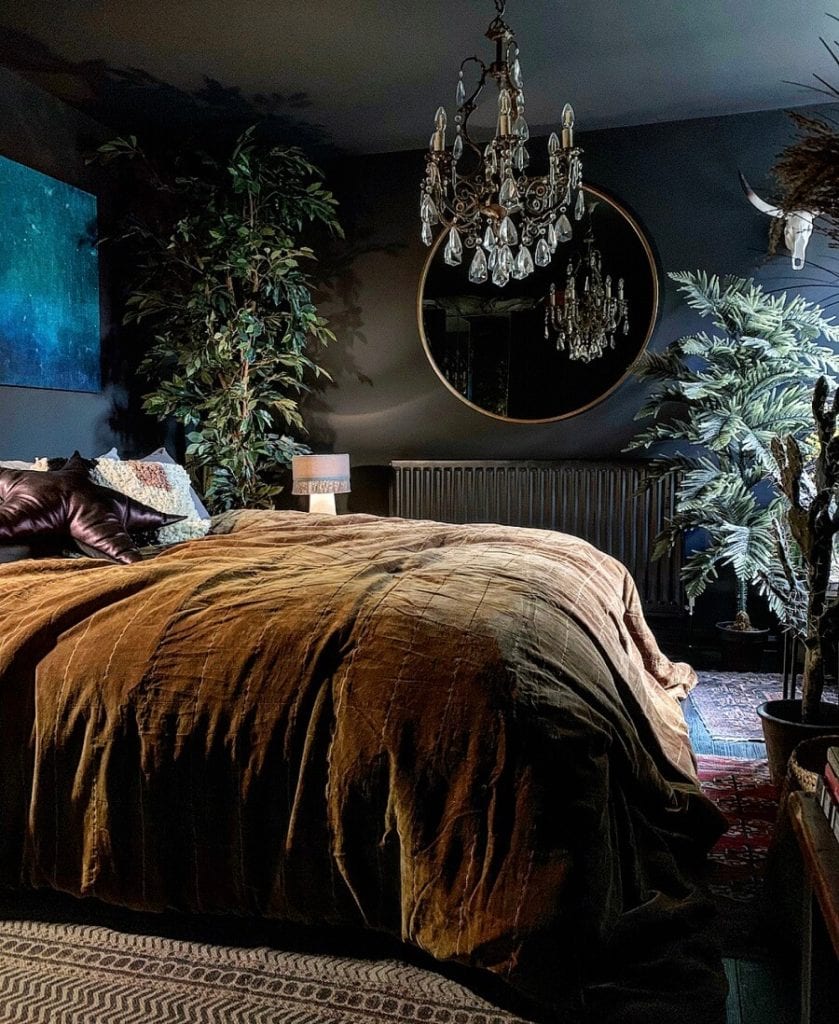 11 Dark And Moody Bedroom Decor Ideas That Are Oh So Sexy Hello Bombshell 6386